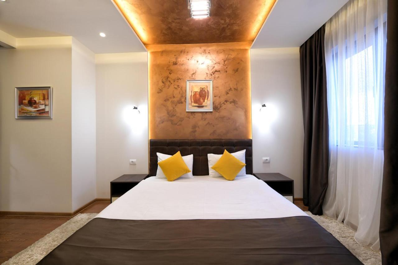 Garnet Hotel & Event Centar Ruma Eksteriør billede