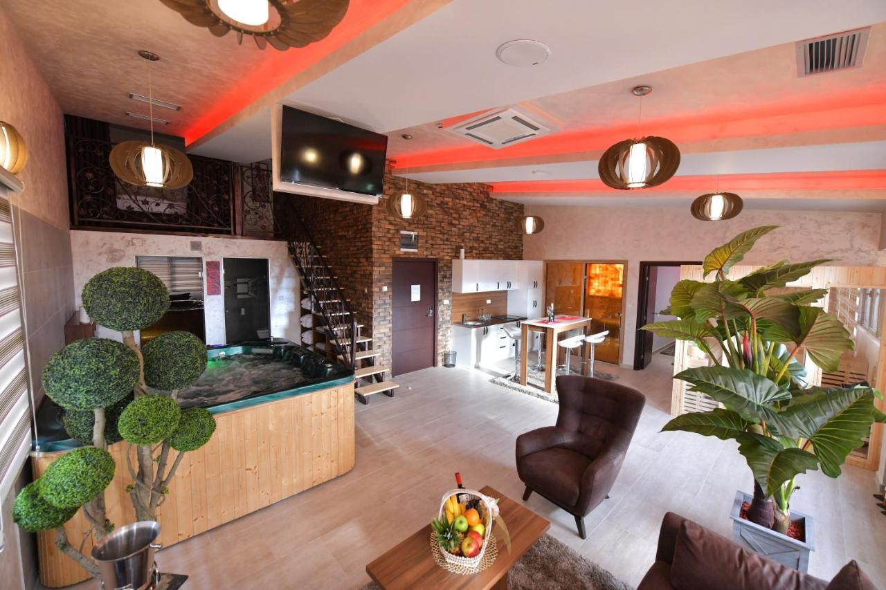 Garnet Hotel & Event Centar Ruma Eksteriør billede