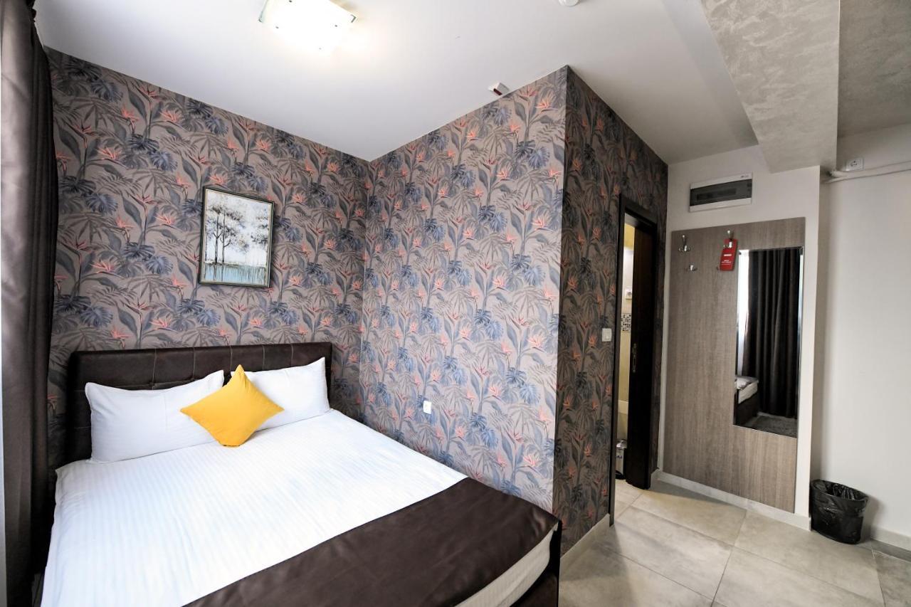 Garnet Hotel & Event Centar Ruma Eksteriør billede