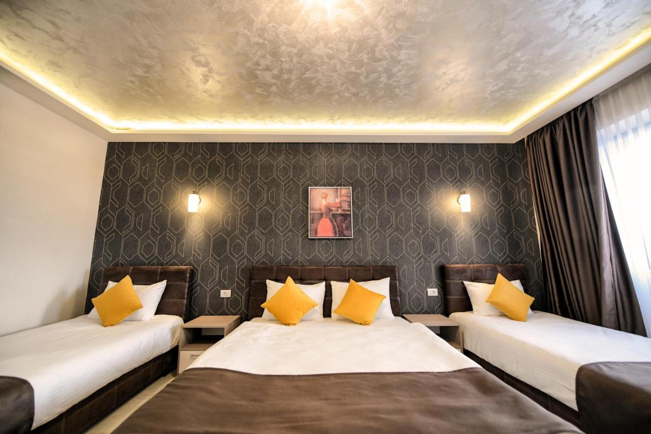 Garnet Hotel & Event Centar Ruma Eksteriør billede