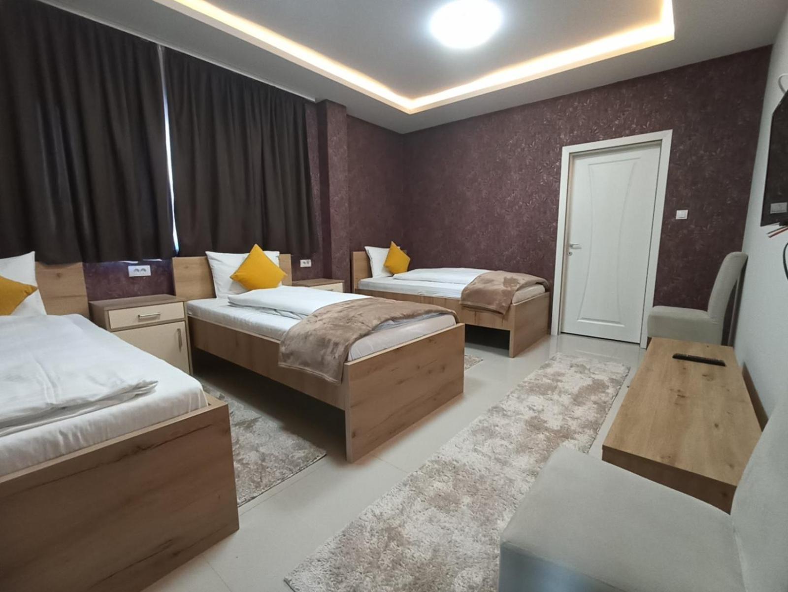Garnet Hotel & Event Centar Ruma Eksteriør billede