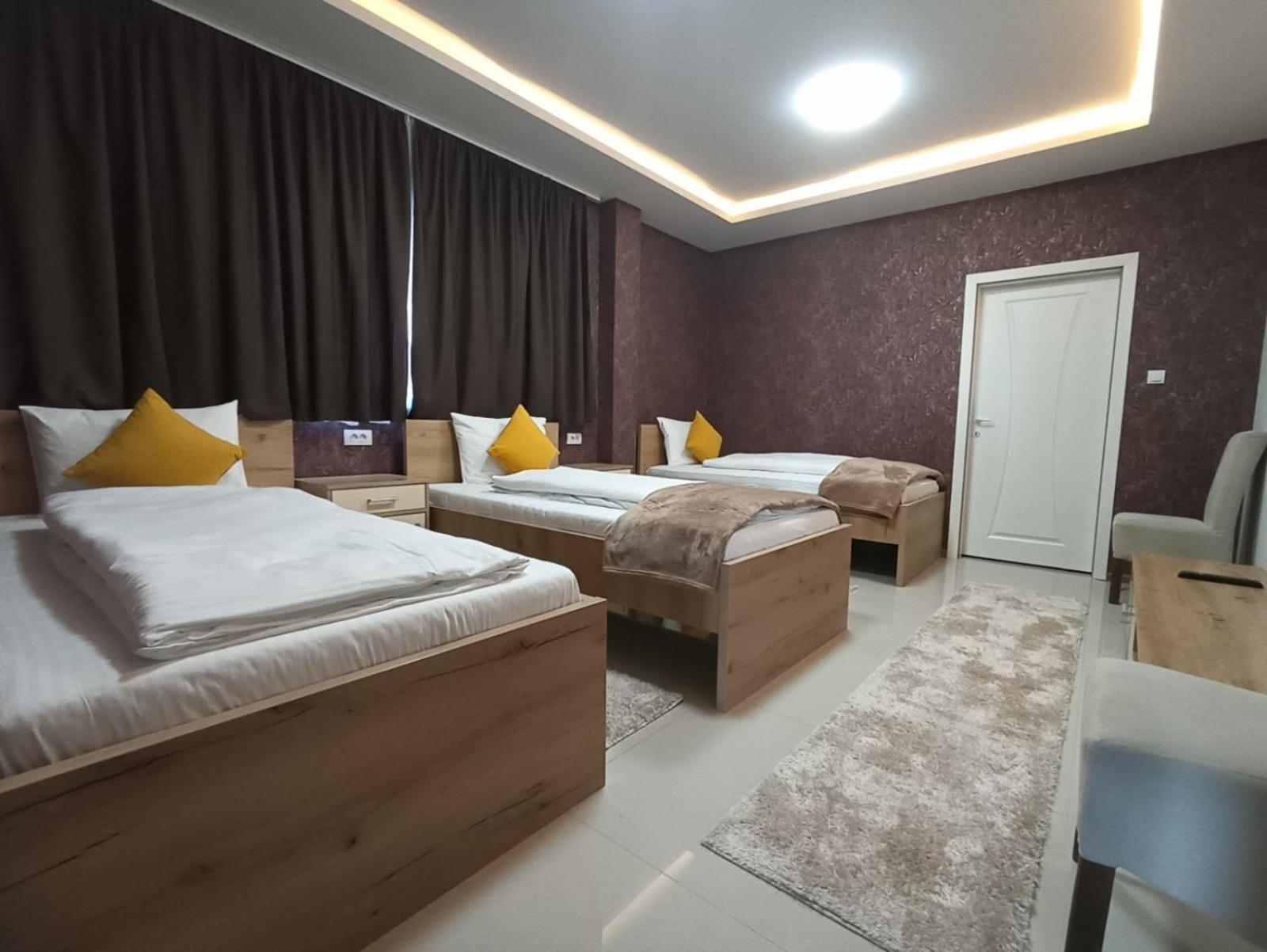 Garnet Hotel & Event Centar Ruma Eksteriør billede