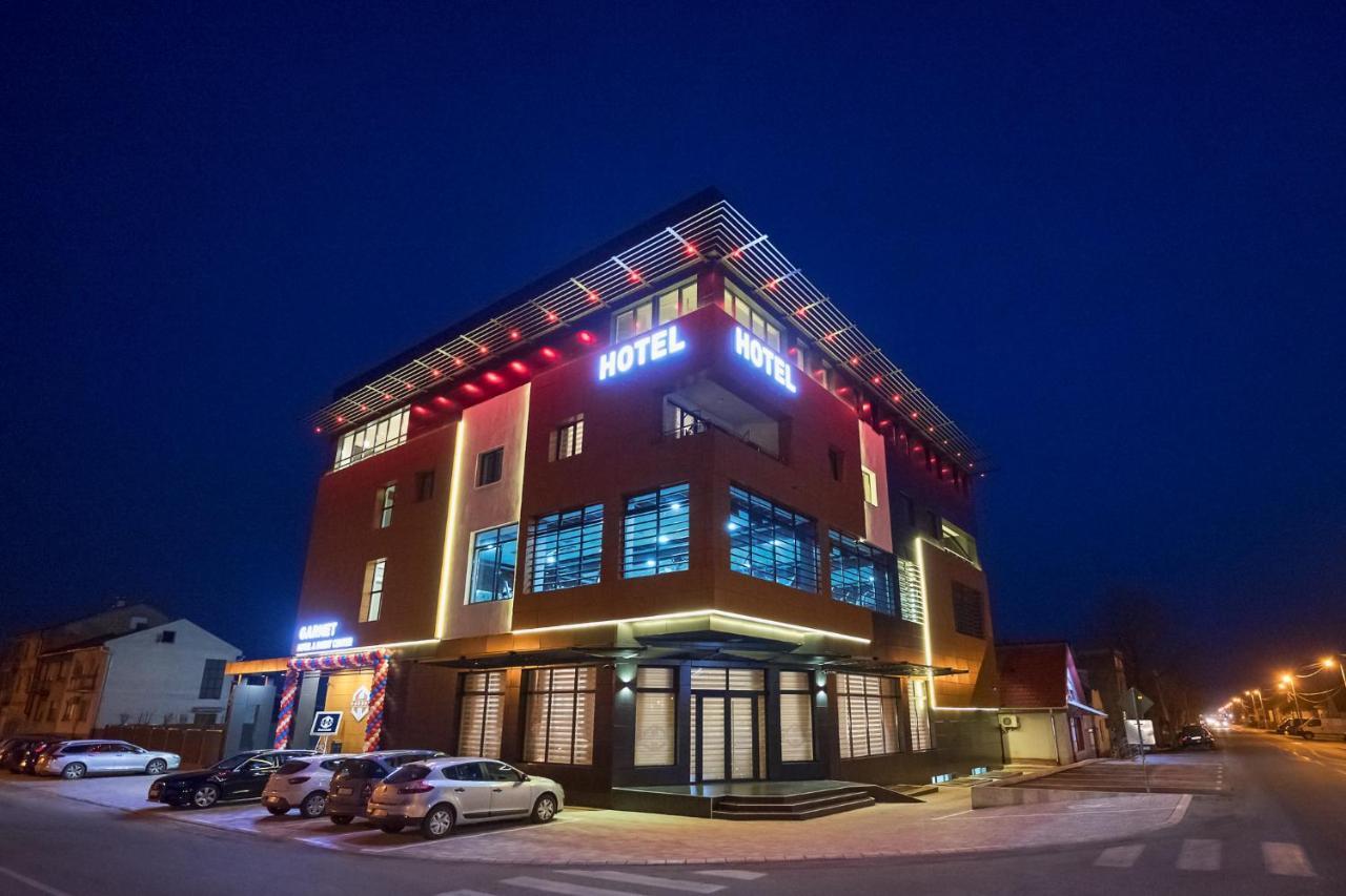 Garnet Hotel & Event Centar Ruma Eksteriør billede