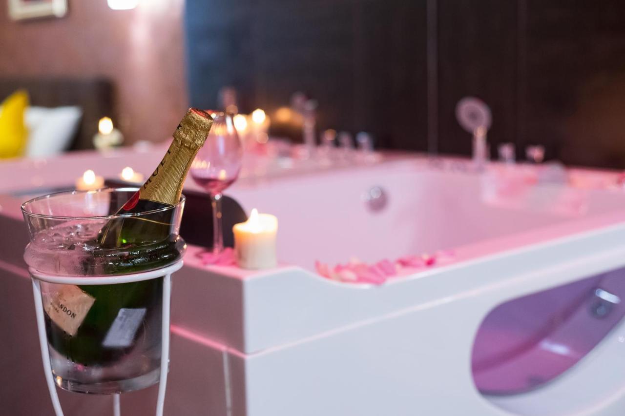 Garnet Hotel & Event Centar Ruma Eksteriør billede