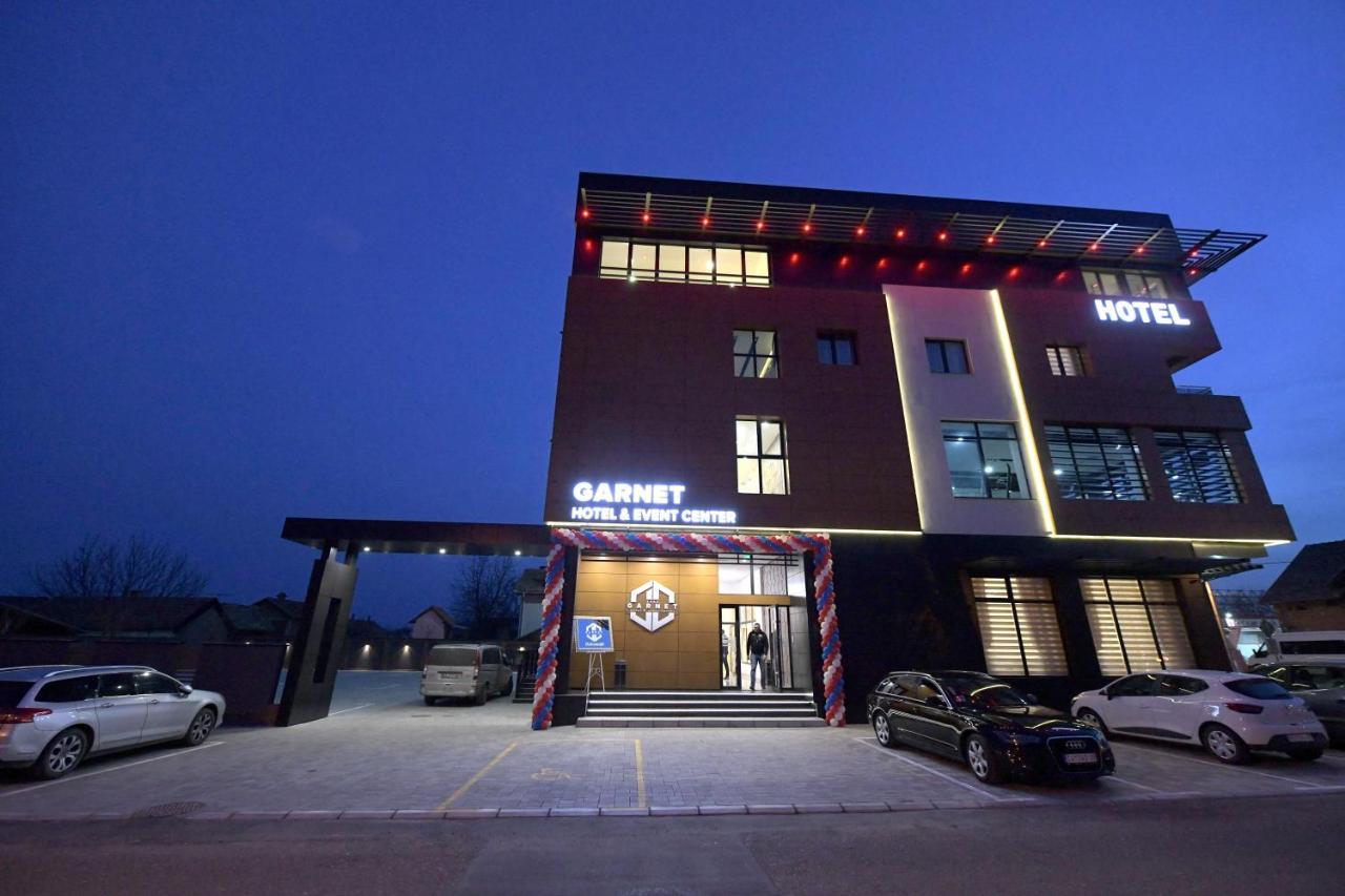 Garnet Hotel & Event Centar Ruma Eksteriør billede
